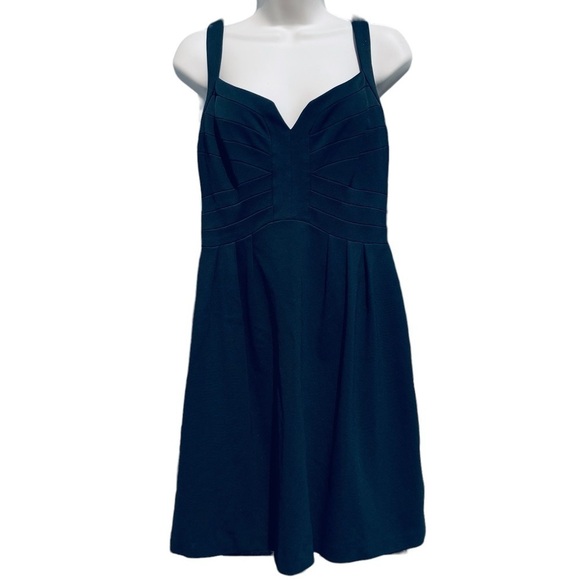 David Meister Dresses & Skirts - DAVID MEISTER Little Black Cocktail Dress fit and flare size 6 (6875)